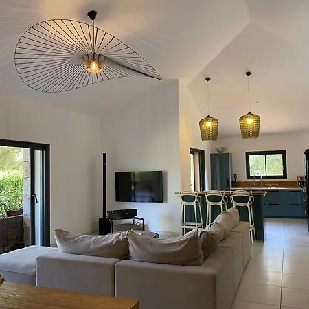 De Standing Et Vue Vecchio Villa Porto Vecchio